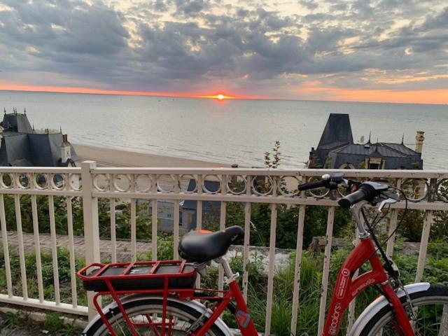 L'Appartement Vue Mer De La Villa Des Rosiers - Trouville Sur Mer Екстериор снимка