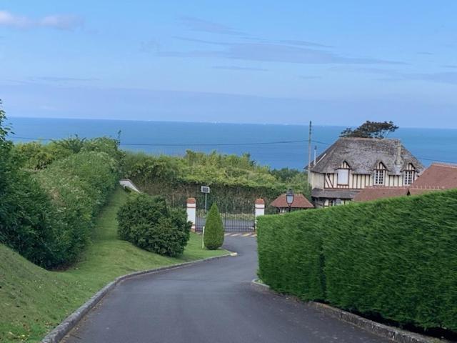 L'Appartement Vue Mer De La Villa Des Rosiers - Trouville Sur Mer Екстериор снимка